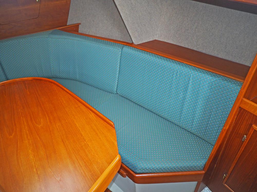 Salon, Accommodatie